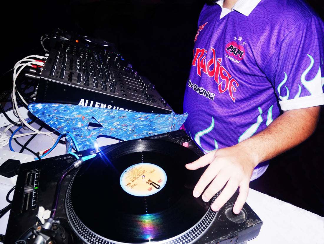 How High Should My DJ Stand Be?